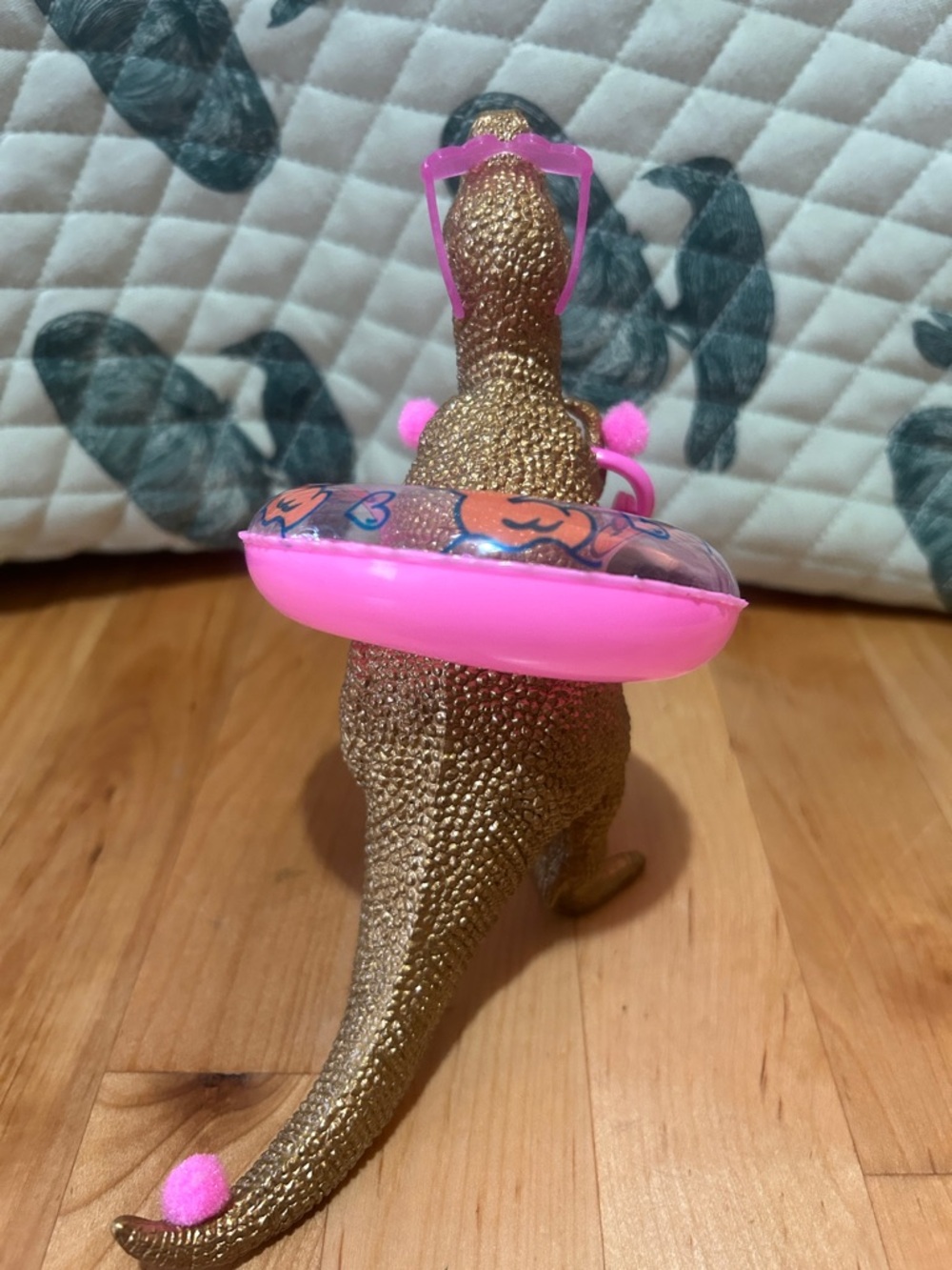 Upcycled beach dinosaur figurine - Picture 3 of 5